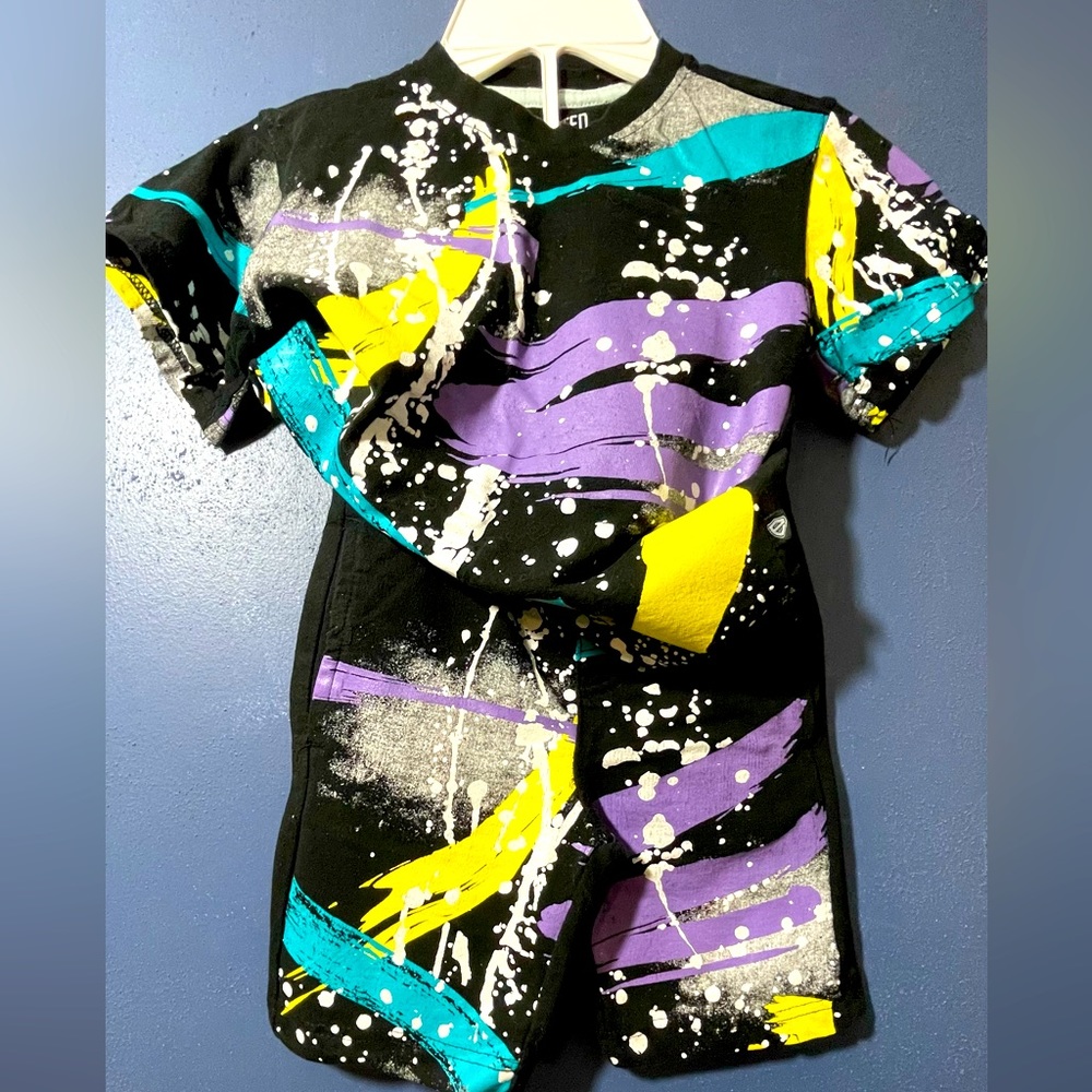 Encrypted Size L (6) Matching Shorts Set